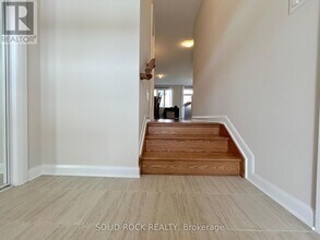 180 Chakra St in Ottawa, ON - Building Photo - Building Photo