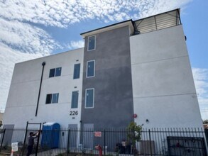226 W 87th St-Unit -201 in Los Angeles, CA - Building Photo - Building Photo