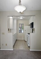 10321 Azuaga St in San Diego, CA - Building Photo