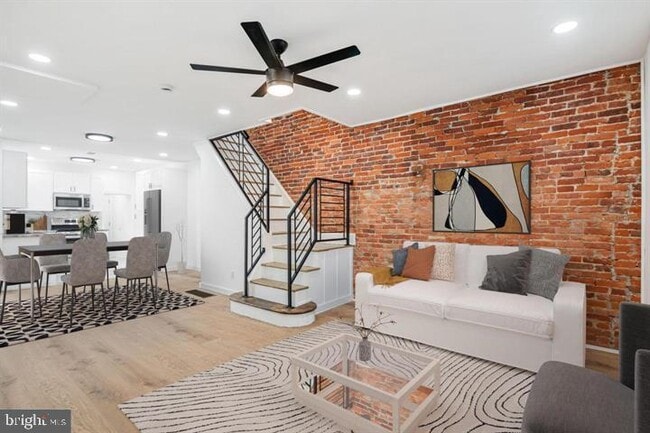 property at 921 S Alden St