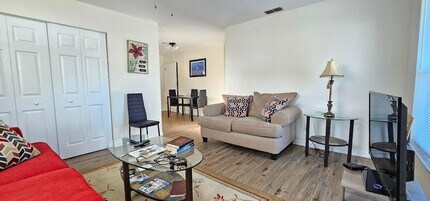 323 Seminole Ct in Pahokee, FL - Building Photo - Building Photo