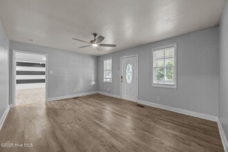 613 Maple St in Jacksonville, NC - Building Photo - Building Photo