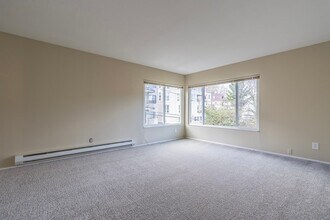 Dumar Apartments in Seattle, WA - Building Photo - Building Photo