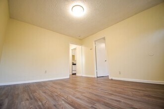 2121 N Kilpatrick St in Portland, OR - Building Photo - Building Photo