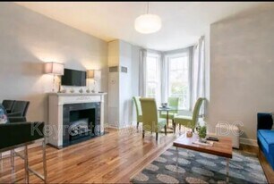 333 2nd St NE in Washington, DC - Building Photo