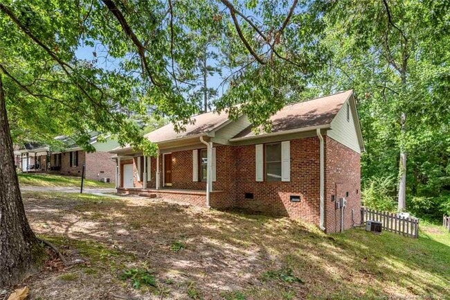 1274 Arailia Dr in Fayetteville, NC - Building Photo - Building Photo