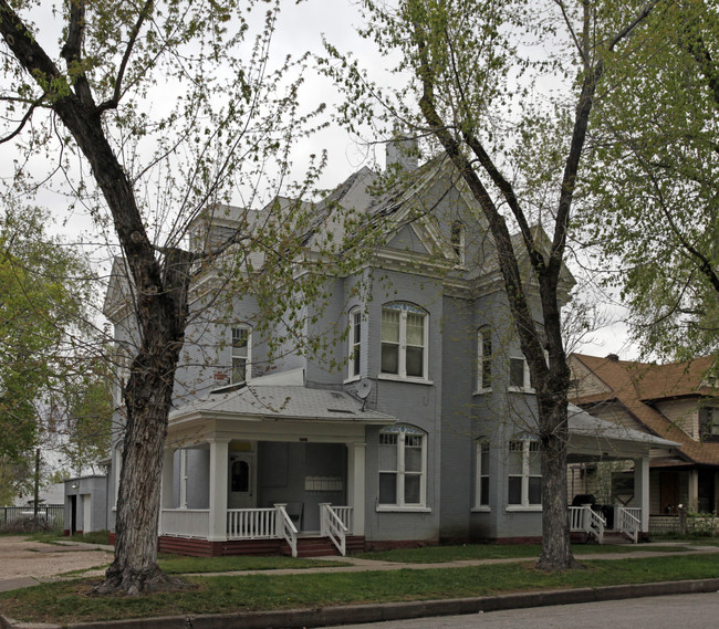 3025-3027 S Adams Ave in Ogden, UT - Foto de edificio - Building Photo