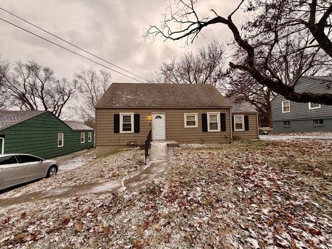 property at 809 NE Maple Dr