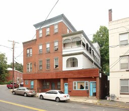 Joel T Case Apartments in Bristol, CT - Foto de edificio - Building Photo