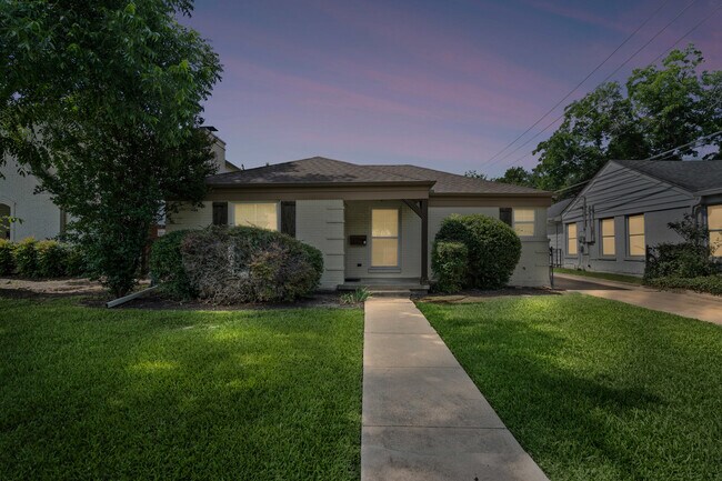 2609 Benbrook Blvd
