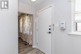 8 Dean St in Brampton, ON - Building Photo - Building Photo