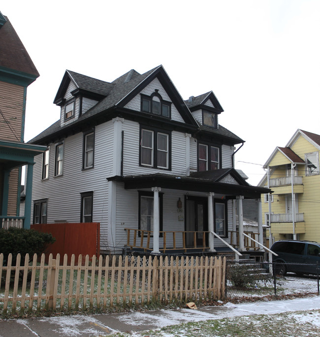 202 Elk St in Syracuse, NY - Foto de edificio - Building Photo