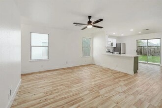 16816 Jaron Dr in Manor, TX - Building Photo - Building Photo