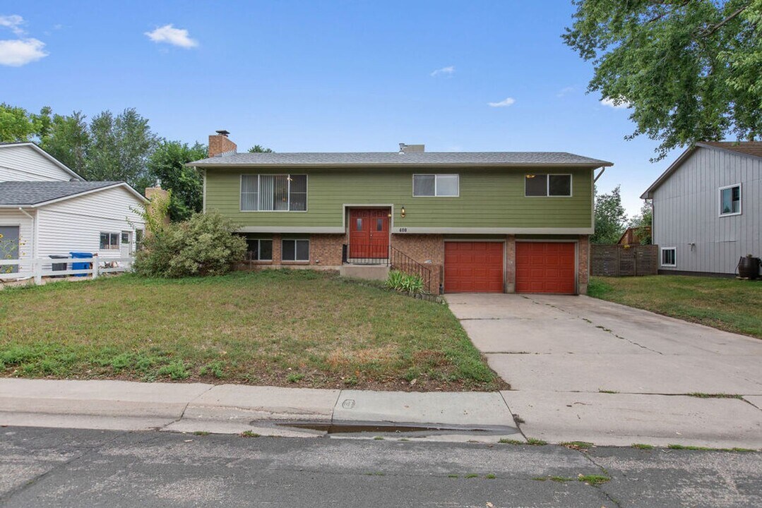 408 Briarwood Rd in Fort Collins, CO - Building Photo