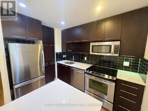 100 Harrison Garden Blvd in Toronto, ON - Building Photo - Building Photo