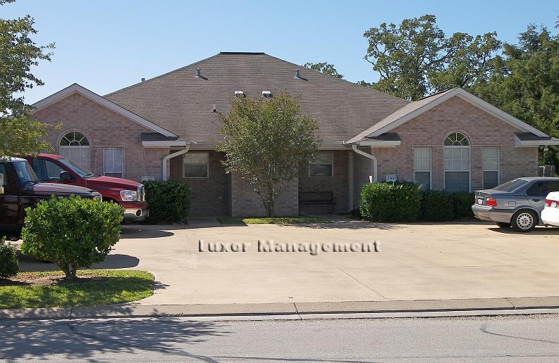 Trace Meadows in College Station, TX - Building Photo