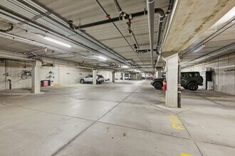 CUE at Aksarben Village in Omaha, NE - Foto de edificio - Building Photo