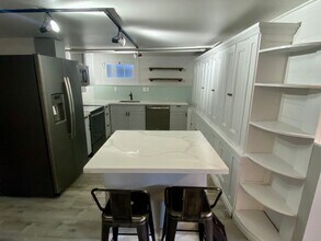 4714 38th Ave SW-Unit -B in Seattle, WA - Building Photo - Building Photo