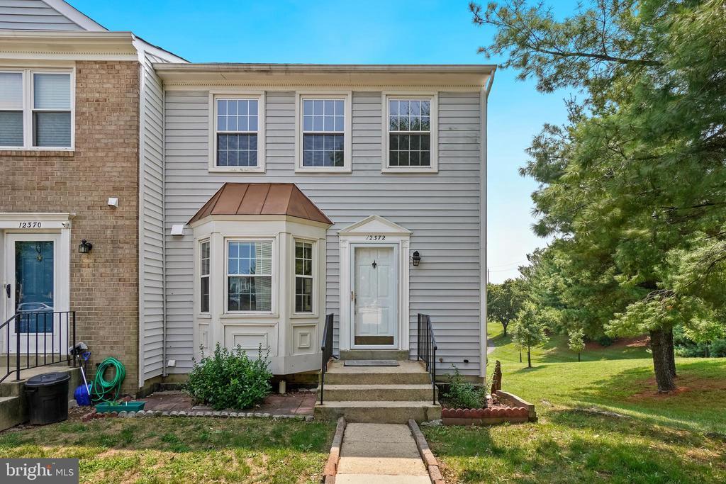 12372 Herrington Manor Dr in Silver Spring, MD - Building Photo