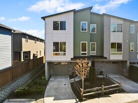 17905 35th Ave SE in Bothell, WA - Building Photo