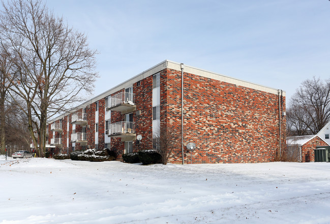 Crandall Park Apartments in Youngstown, OH - Building Photo - Building Photo