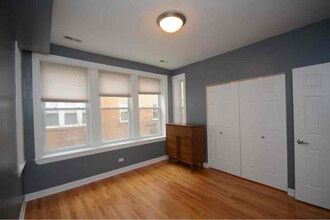 538 W Belmont Ave in Chicago, IL - Building Photo - Building Photo