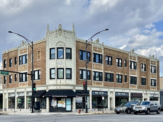 2402 W Bryn Mawr Ave, Unit 2F