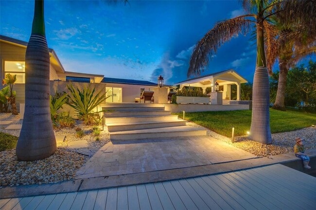 property at 807 Snug Island