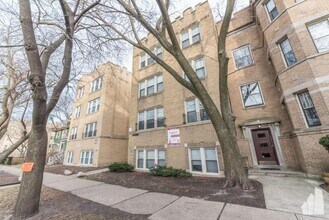 6647 N Greenview Ave in Chicago, IL - Building Photo - Building Photo