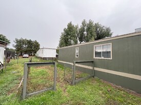 2000 E Frontier Ave in Flagstaff, AZ - Building Photo