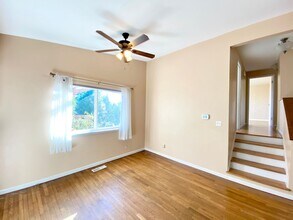 15401 NE 3rd Pl in Bellevue, WA - Building Photo - Building Photo