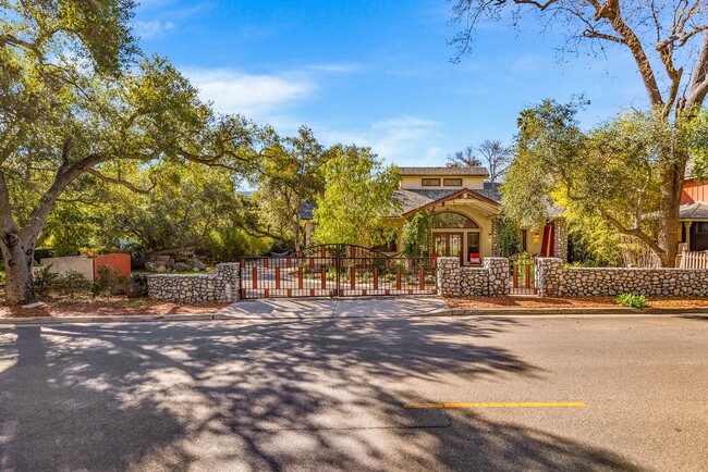 107 W Aliso St in Ojai, CA - Building Photo - Building Photo