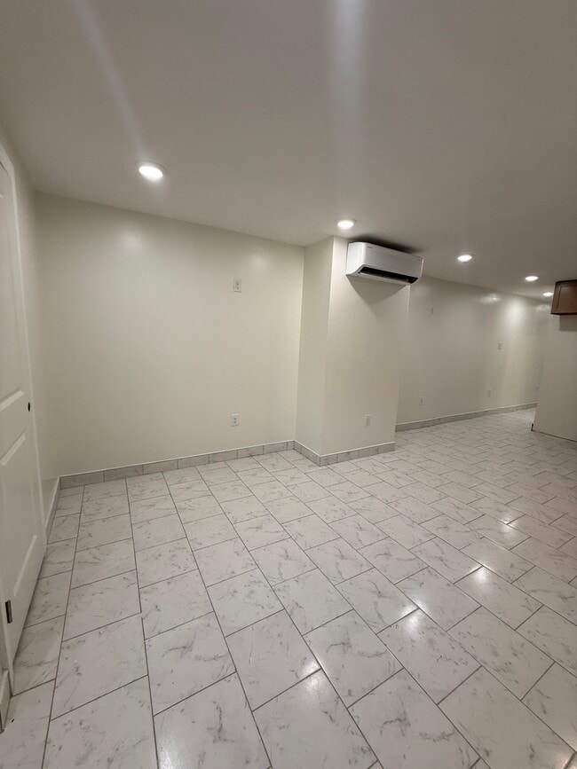 1110 S 54th St, Unit Basement in Philadelphia, PA - Building Photo - Building Photo