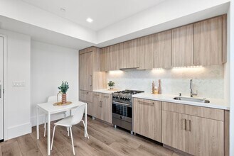 1288 Howard St in San Francisco, CA - Building Photo - Building Photo
