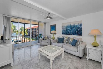 19701 Gulf Blvd in Indian Shores, FL - Building Photo - Building Photo