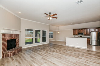 220 Arrowhead Dr in Burleson, TX - Building Photo - Building Photo