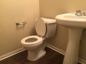 22270 Queenbury Hills Dr in Houston, TX - Foto de edificio - Building Photo