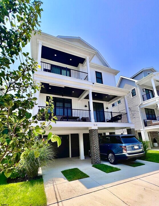 16 A S Fredericksburg Ave in Margate City, NJ - Building Photo
