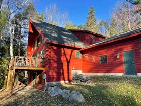 2 Aspen Ln in Winhall, VT - Building Photo