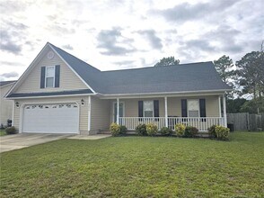 2656 Daniel Boone Ln in Hope Mills, NC - Building Photo - Building Photo