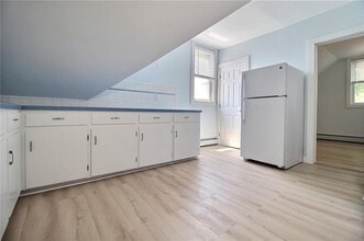 143 Tower St in Westerly, RI - Building Photo - Building Photo