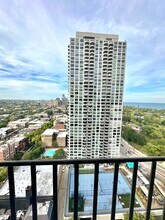 1960 N Lincoln Park W in Chicago, IL - Building Photo - Building Photo
