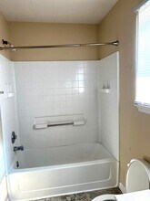 5105 Patricia Ln in Bacliff, TX - Building Photo - Building Photo