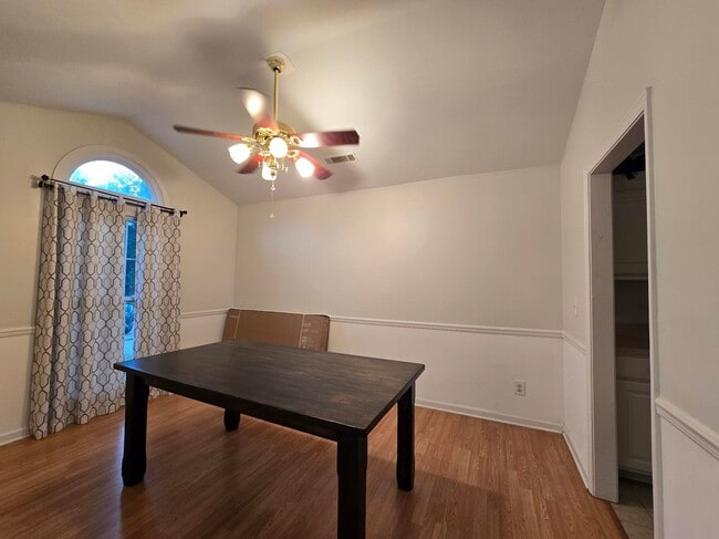 5945 Lost Creek Dr in Sumter, SC - Building Photo - Building Photo