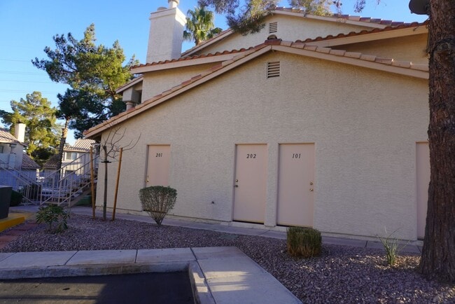 7960 Marblehead Way in Las Vegas, NV - Building Photo - Building Photo