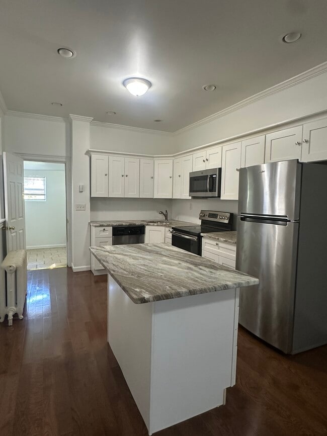 5911 Christian St in Philadelphia, PA - Building Photo - Building Photo