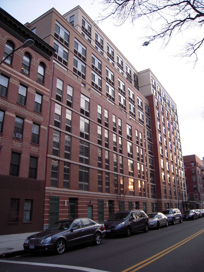 310 W 148th St in New York, NY - Foto de edificio - Building Photo