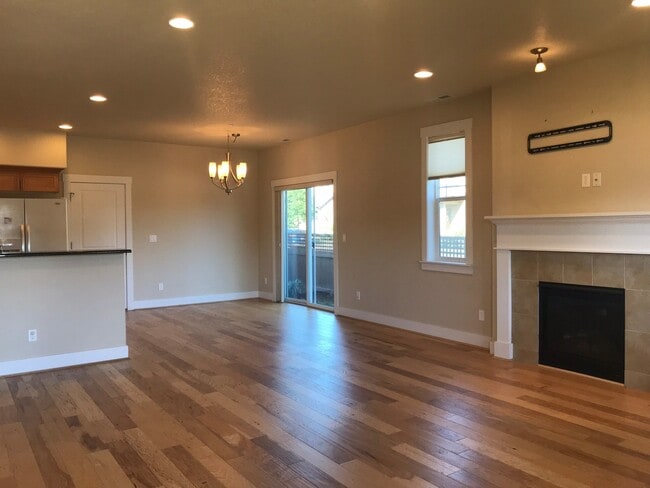 11811 SW Barber St in Wilsonville, OR - Building Photo - Building Photo