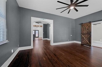 919 W Bond St in Denison, TX - Building Photo - Building Photo