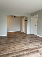 38290 Fairway Ct, Unit #155 in Clinton Township, MI - Foto de edificio - Building Photo
